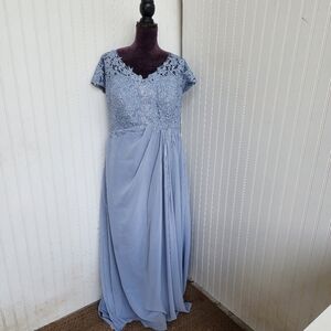 NWT Gown Gallery Special Occasion Chiffon +Lace Embroidered Blue Gown Sz 18